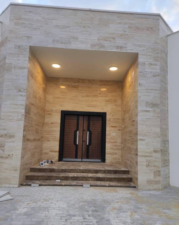 مدخل بتشطيب رخامي